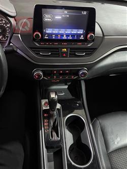 نیسان ئەلتیما